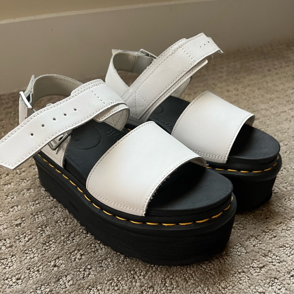 Dr. Martens Voss Platform Sandal White/Blk Sz 5